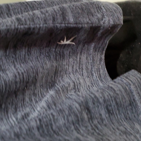 DANSKIN NOW Womens Greystone Heather V-Neck SSleeve Semi-Fitted T-Shirt-EC-Sz L - Picture 3 of 16